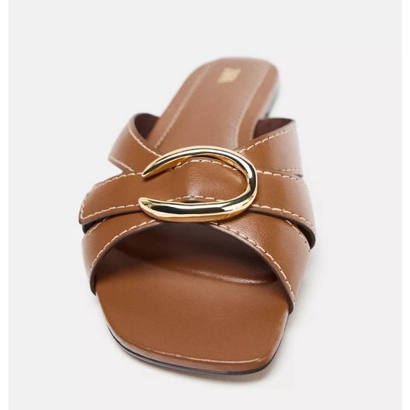 Zara NWT cognac brown leather flat sandals with gold buckle - Picture 4 of 5